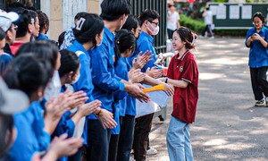 Đề thi Toán vào lớp 10 Hà Nội năm 2024