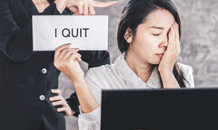 Công ty có chủ tịch và 7 lãnh đạo từ nhiệm trong 1 ngày, cổ phiếu vẫn 'bùng nổ'