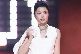 Suni Hạ Linh gây 'sốt' trên sóng truyền hình Trung Quốc