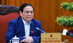 Thủ tướng: Tránh tăng giá điện và giá xăng cùng lúc