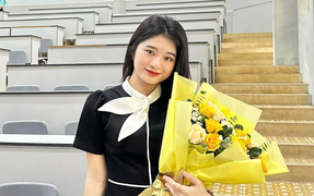 Cô giáo gen Z 'triệu view' từng xin học trò cho vào nhóm chat lớp, giờ ra sao?