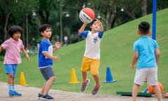 Trông con nghỉ hè, nhiều bố mẹ toát mồ hôi, 'chiến tranh lạnh' cả tuần