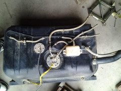 Xăng, nhớt bị nhiễm nước, cần làm gì?