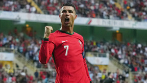 Ronaldo hứa không chống đối HLV Bồ Đào Nha