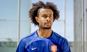 Cầu thủ Hà Lan đang đi chơi công viên ở Mỹ bất ngờ được gọi dự EURO 2024