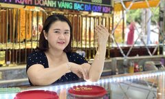 Cảnh dân đủng đỉnh mua vàng, trái ngược ở Hà Nội và TP.HCM