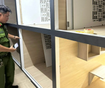 Tháo dỡ 'hộp ngủ' hoạt động chui ở TP.HCM sau phản ánh của VTC News