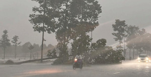 Sau trận mưa lớn ở Bình Dương, một người mất tích