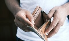 Gen Z khánh kiệt sau 2 năm chọn việc an nhàn, rải CV khắp nơi vẫn thất nghiệp
