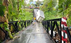 Sập cầu Cái Tôm Trong ở Đồng Tháp