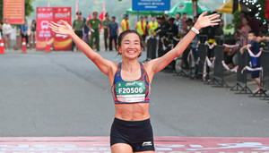 Nguyễn Thị Oanh về nhất giải Quảng Trị Marathon 2024