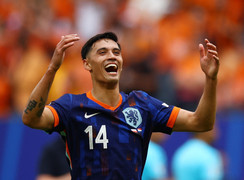 Cầu thủ từng từ chối tuyển Indonesia được đá chính cho Hà Lan ở EURO 2024