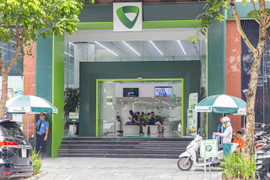 4 ngân hàng bán vàng online, cảnh huyên náo như 'vỡ chợ' biến mất