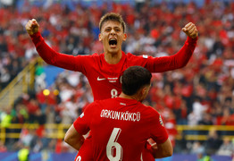 Sao trẻ Real Madrid lập siêu phẩm, Thổ Nhĩ Kỳ vất vả thắng đội lần đầu dự EURO