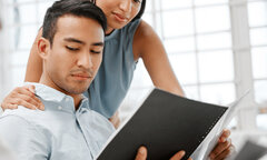 Sếp nữ thường xuyên quấy rối, tôi muốn phản ứng nhưng sợ mất công việc lương cao