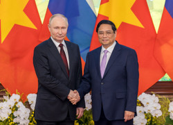 Thủ tướng Phạm Minh Chính hội kiến Tổng thống Nga Putin