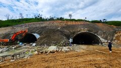 Cận cảnh thi công hầm Phượng Hoàng kết nối ‘rừng - biển’
