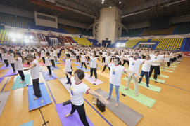 Ngày Quốc tế Yoga lần thứ 10: 'Yoga vì bản thân và xã hội'