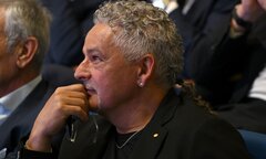 Đang xem Italy thua Tây Ban Nha, Roberto Baggio bị cướp tấn công, khoắng sạch đồ
