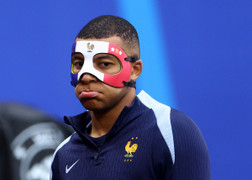 Công nghệ đặc biệt trong mặt nạ của Mbappe 