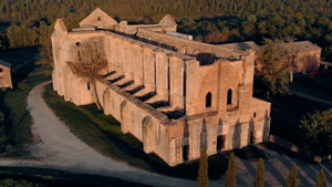 Ngắm tu viện cổ không mái 800 năm tuổi nổi tiếng thế giới