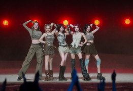 Nhóm chị đẹp Trang Pháp, Lan Ngọc, Huyền Baby bùng nổ trên sân khấu Trung Quốc