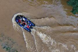 Dự báo mưa bão tiếp tục hoành hành nhiều khu vực tại Trung Quốc