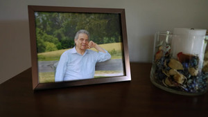 Cụ ông 82 tuổi tự tử sau khi hẹn hò với người phụ nữ bí ẩn qua mạng 