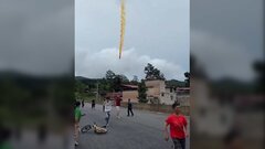 Mảnh vỡ tàu vũ trụ rơi ở Trung Quốc