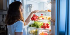 Mẹo tiết kiệm điện cho tủ lạnh chỉ bằng một bát nước