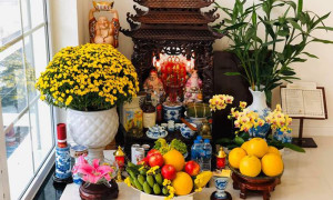 Tại sao bàn thờ thần tài lại đặt dưới mặt đất?