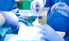 Bỏ quên băng gạc y tế trong bụng gần 14 năm