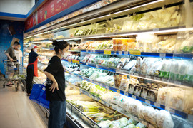 Lương cơ sở tăng từ 1/7: Cách nào chặn giá hàng hóa 'tát nước theo mưa'?