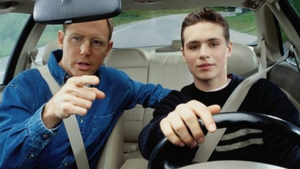 Tại sao lái xe tải đường dài cần có bạn đồng hành?