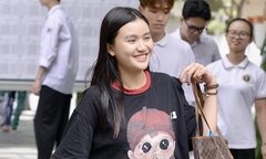 Nét xinh tươi, trong sáng của nữ sinh trong kỳ thi tốt nghiệp THPT 2024