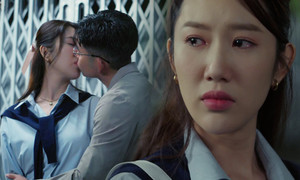 Diễn xuất của Thúy Ngân ra sao trong bộ phim Việt hóa từ 'bom tấn' Hàn?