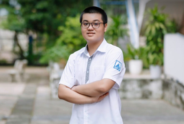 Nam sinh Hà Nội 'lướt' mạng mới biết mình là thủ khoa vào 10