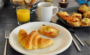 Có nên ăn sáng bằng bánh ngọt?