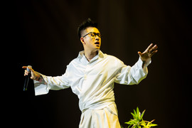 Hát ca khúc gây tranh cãi ở 'Anh trai vượt ngàn chông gai', Tuấn Hưng nói gì?