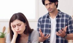 Chồng tôi 'dù đói chết vẫn phải ăn cơm nhà' nhưng cọng rau cũng không chịu nhặt