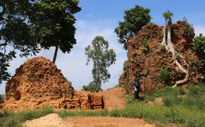 Hình hài tháp Chăm nghìn tuổi phát lộ sau cuộc khai quật khảo cổ ở Huế 