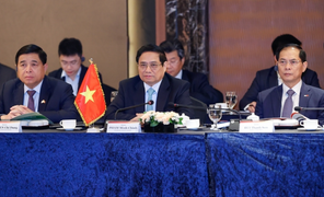 Thủ tướng tọa đàm với lãnh đạo các tập đoàn lớn hàng đầu của Hàn Quốc