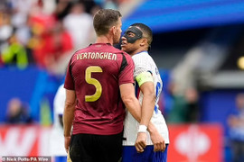 Mbappe ăn mừng chế nhạo hậu vệ Bỉ