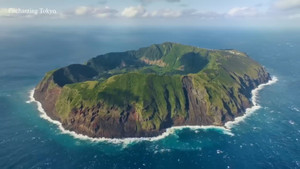 Ngôi làng đặc biệt nằm trên miệng núi lửa