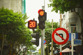 Thay vì bỏ đếm giây, hãy phạt vượt đèn đỏ thật gắt như với lỗi nồng độ cồn