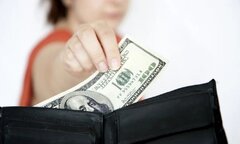 Bắt kẻ trộm đưa tiền cho mình, một phụ nữ ở Đắk Nông bị khởi tố