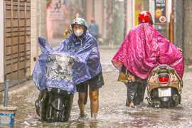 Đợt mưa lớn trút xuống miền Bắc kéo dài đến khi nào?