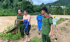 Bộ trưởng Lương Tam Quang gửi thư khen công an cứu dân giữa dòng nước lũ