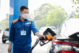 Giá xăng tăng hơn 500 đồng/lít