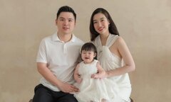 Hoa hậu Đỗ Mỹ Linh và chồng thiếu gia hé lộ hình ảnh con gái đầu lòng